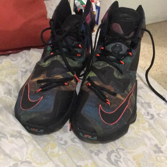 nike lebron 13 akronite